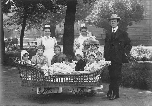 Diphtheria ward of the Melbourne Hospital, Christmas 1900
