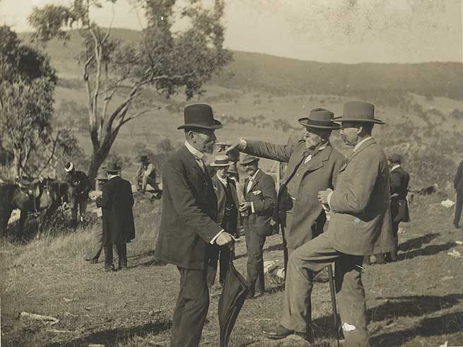 'Discussing the site at Tumut', 1902
