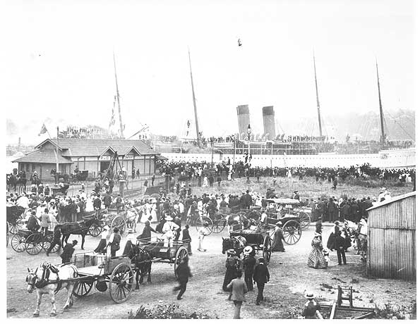 The 'Britannic' leaving Sydney, 1901