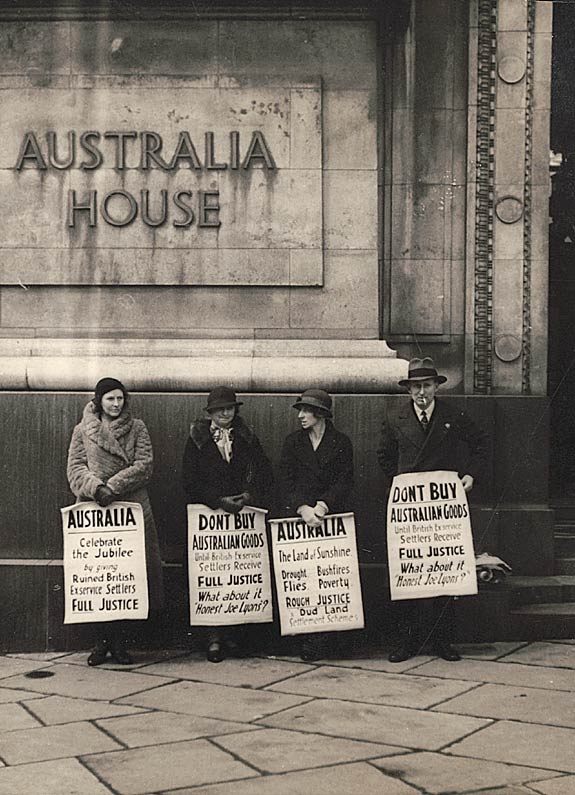Protest outside Australia House, London, 1935